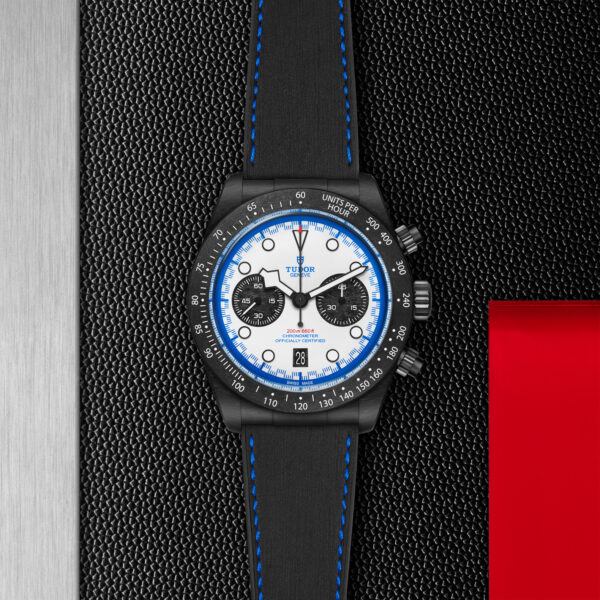 TUDOR Black Bay Chrono Boîtier en carbone noir 42 mm Cadran blanc Bracelet hybride en cuir et caoutchouc avec motif pneus – Image 4