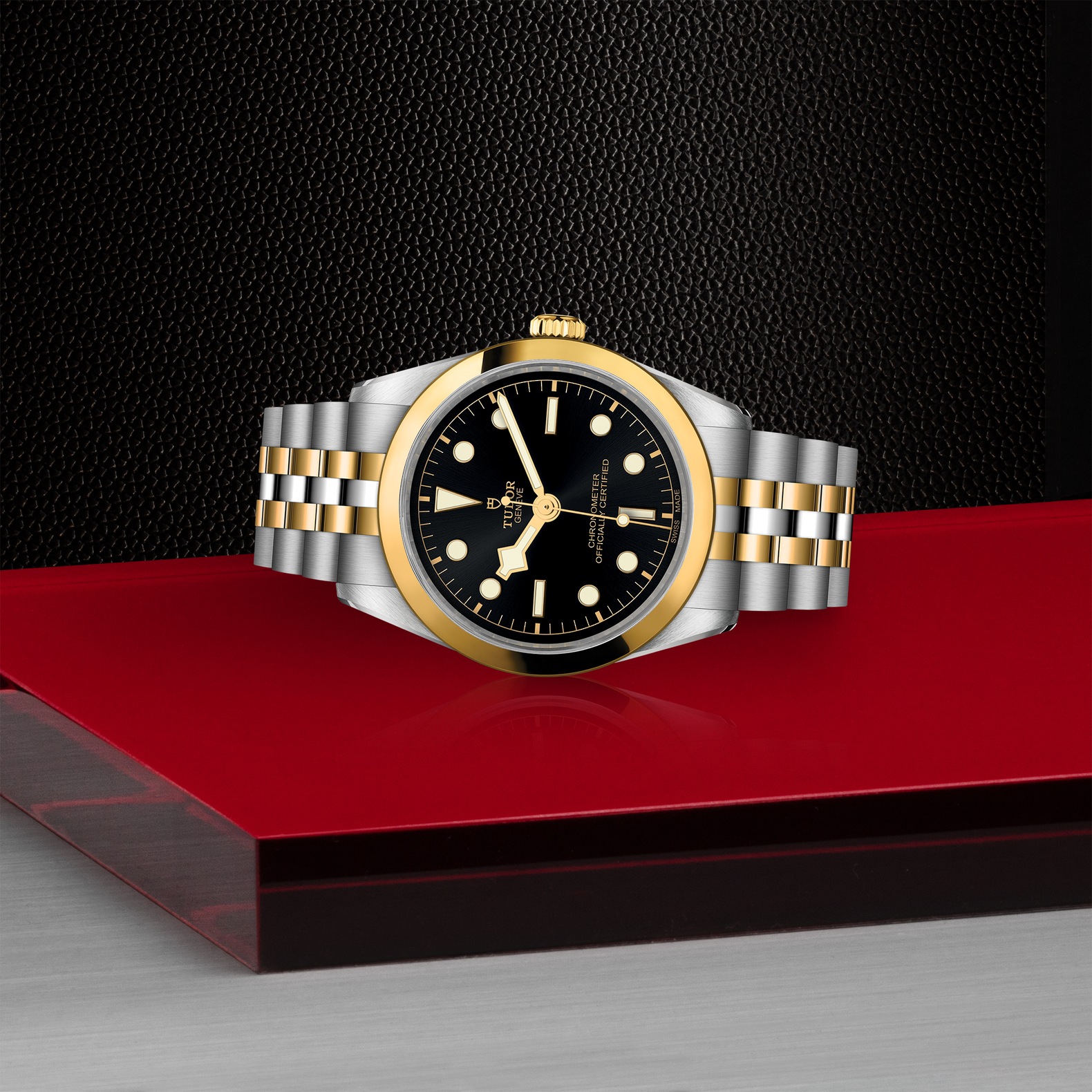 TUDOR Black Bay 36 S&G Boîtier en acier 36 mm Bracelet en acier et or jaune Cadran Noir – Image 3