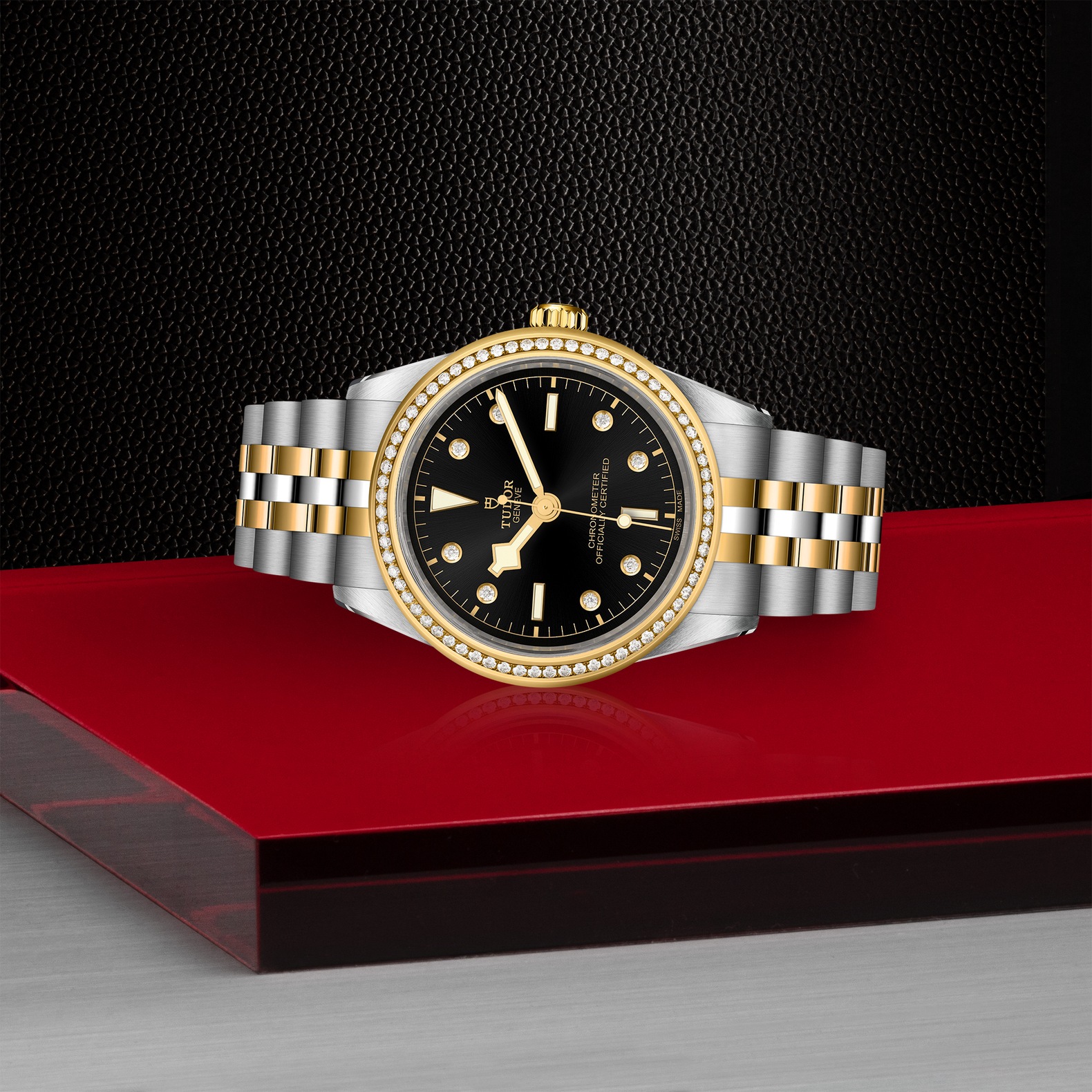 TUDOR Black Bay 39 S&G Boîtier en acier 39 mm Bracelet en acier et or jaune Lunette sertie de diamants Cadran Noir avec index diamants – Image 3