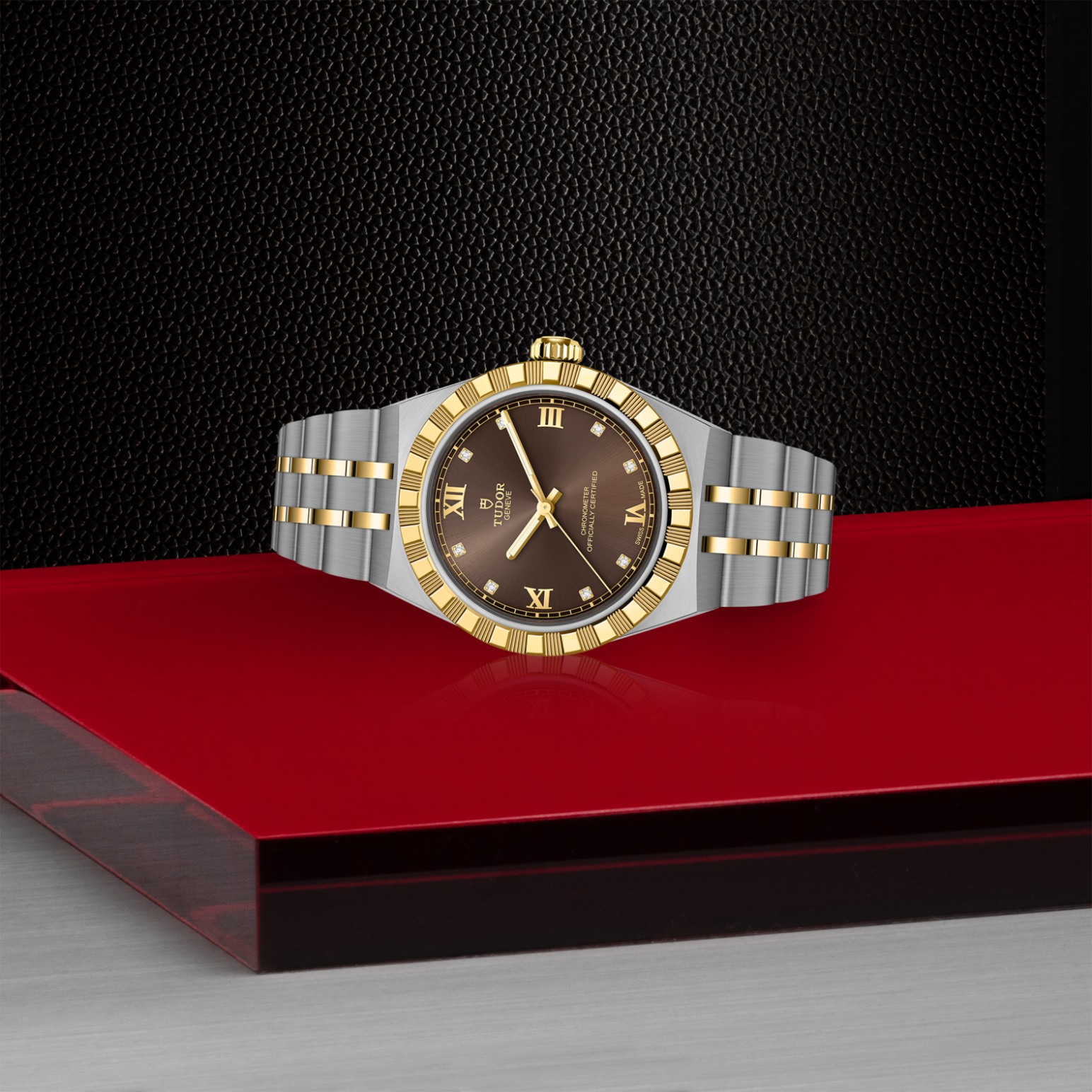 TUDOR Royal Boîtier en acier et or jaune 30 mm Bracelet en acier et or jaune Lunette en or jaune Cadran marron – Image 3