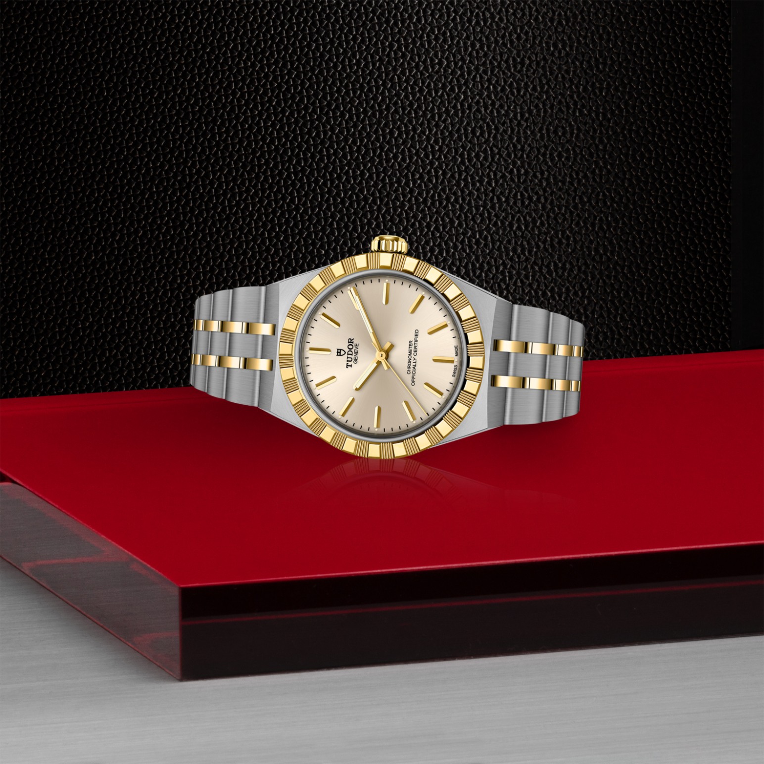 TUDOR Royal Boîtier en acier et or jaune 30 mm Bracelet en acier et or jaune Lunette en or jaune Cadran ivoire – Image 4