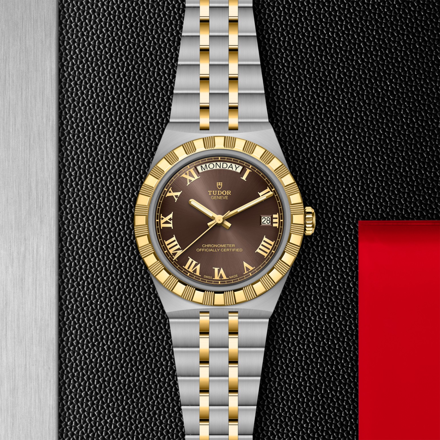 TUDOR Royal Boîtier en acier et or jaune 40 mm Bracelet en acier et or jaune Lunette en or jaune Cadran marron – Image 3