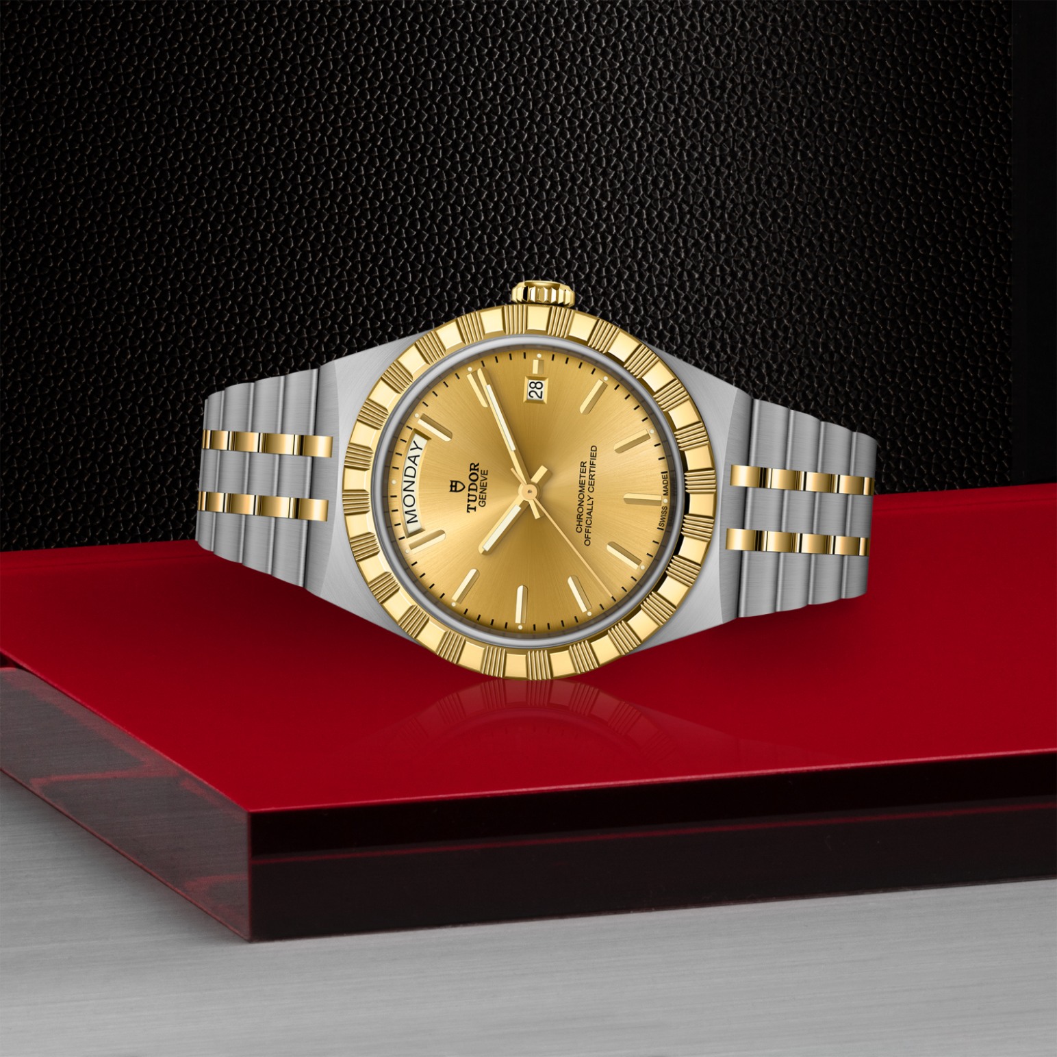 TUDOR Royal Boîtier en acier et or jaune 40 mm Bracelet en acier et or jaune Lunette en or jaune Cadran champagne – Image 4