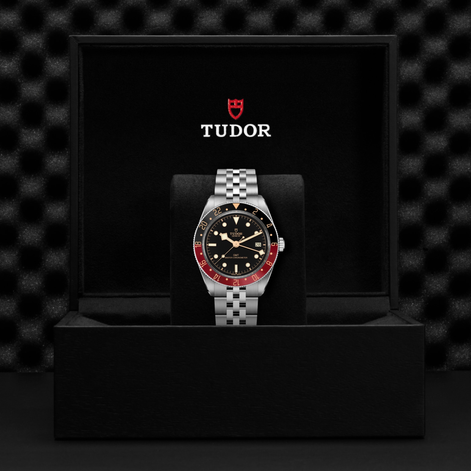 TUDOR Black Bay 58 GMT Boîtier en acier 39 mm Bracelet en acier à cinq mailles Cadran Noir Lunette noir et bordeaux – Image 2