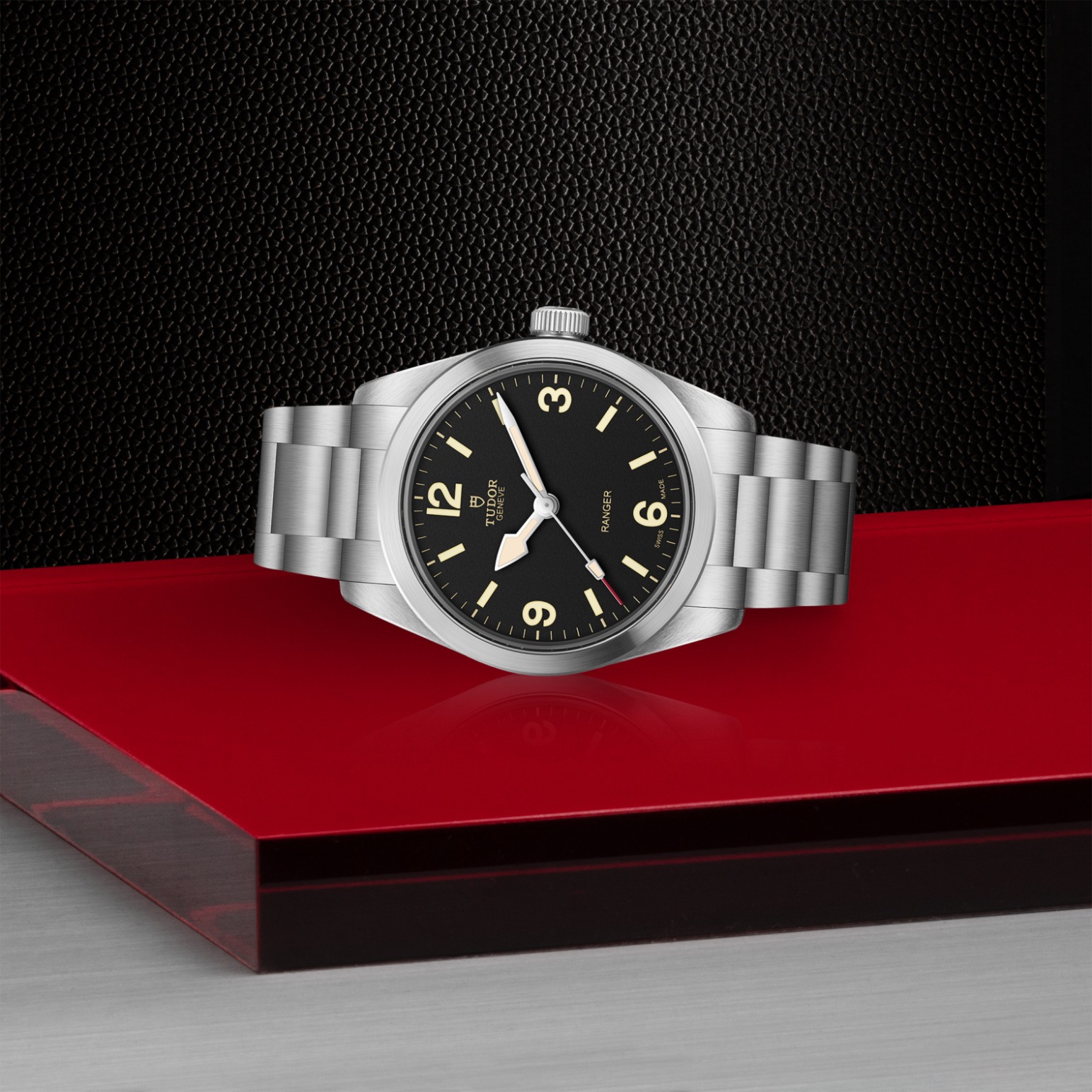 TUDOR Ranger Boîtier en acier 36 mm Bracelet en acier à trois mailles Cadran bombé noir – Image 3
