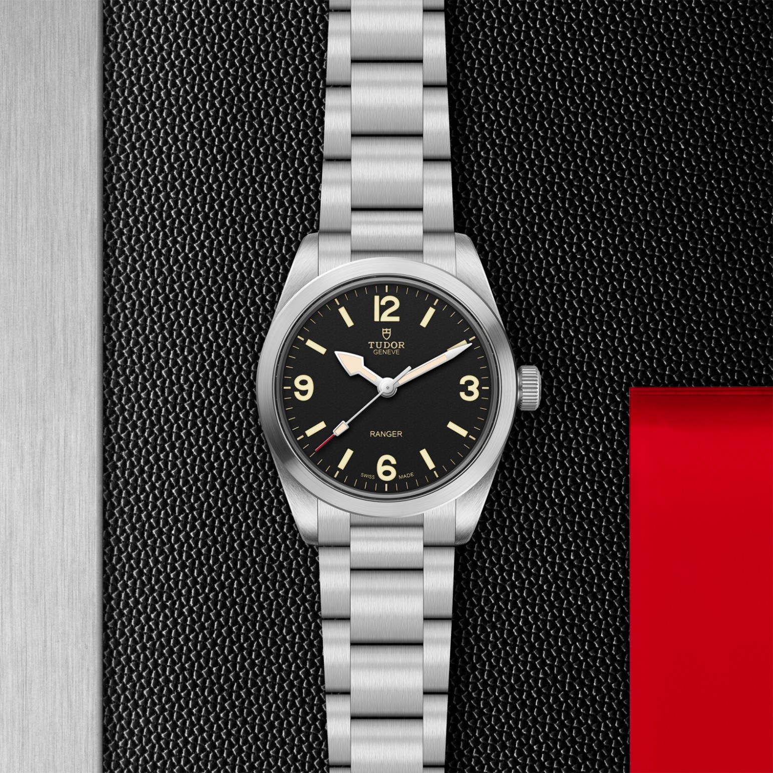 TUDOR Ranger Boîtier en acier 36 mm Bracelet en acier à trois mailles Cadran bombé noir – Image 4