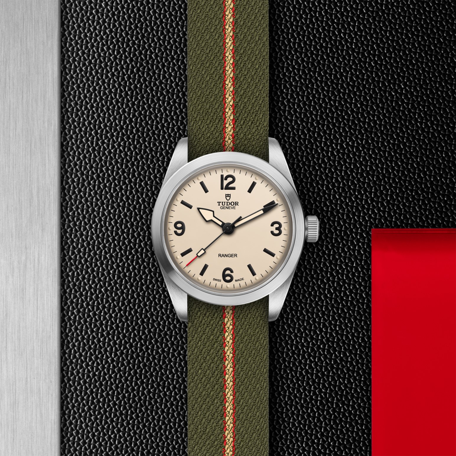 TUDOR Ranger Boîtier en acier 36 mm Bracelet en tissu vert Cadran bombé beige – Image 4